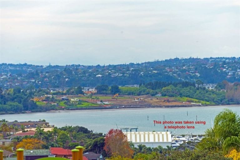 Photo of property in 3 Whiting Grove, West Harbour, Auckland, 0618