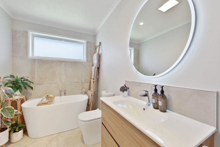 Photo of property in 14 Trevally Place, Snells Beach, 0920