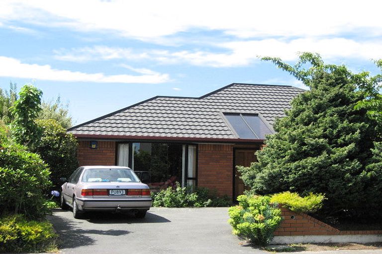 Photo of property in 10 Abingdon Court, Avonhead, Christchurch, 8042