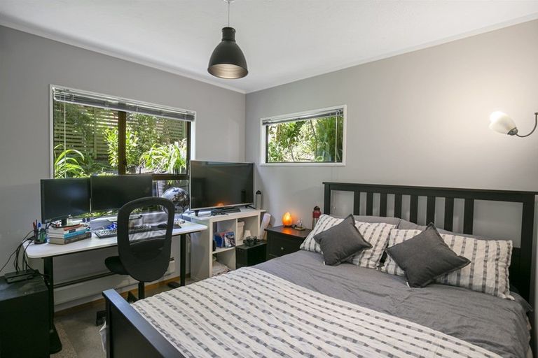 Photo of property in 76 Khandallah Road, Ngaio, Wellington, 6035