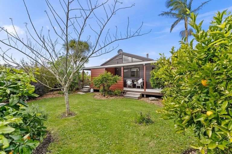 Photo of property in 13 Ferry Road, Waipu, 0510