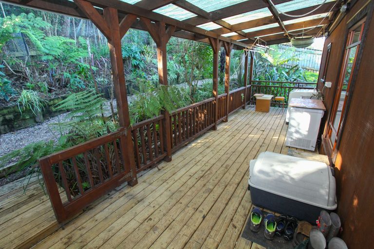 Photo of property in 11 Robertson Street, Raglan, 3225