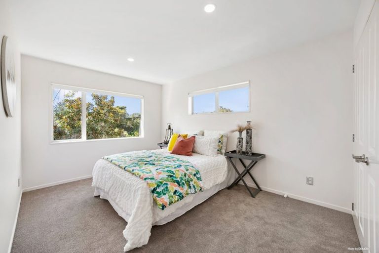 Photo of property in 2/63 Pupuke Road, Birkenhead, Auckland, 0627