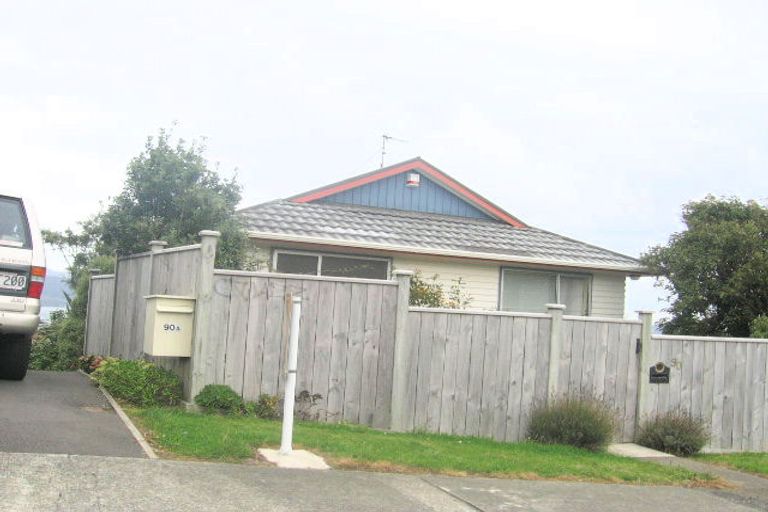 Photo of property in 90a Dowse Drive, Maungaraki, Lower Hutt, 5010