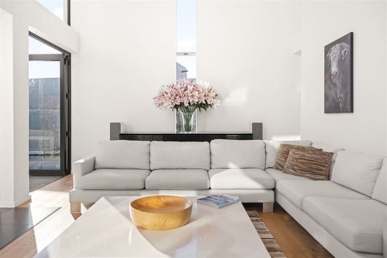 Photo of property in 100 Glandovey Road, Fendalton, Christchurch, 8052