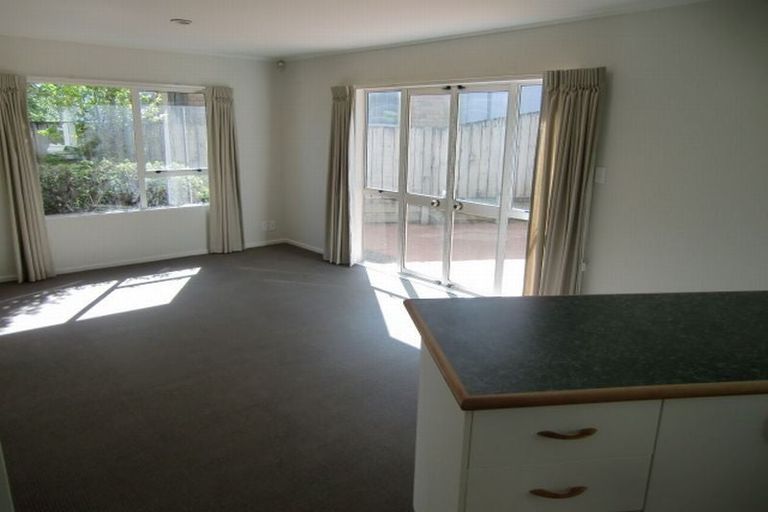 Photo of property in 1/15 Mandica Place, Sunnynook, Auckland, 0632