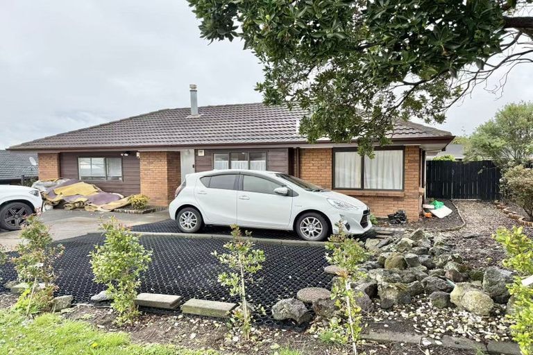 Photo of property in 149 Botany Road, Botany Downs, Auckland, 2010