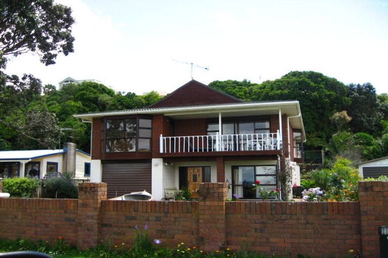 Photo of property in 24 Matakatia Parade, Matakatia, Whangaparaoa, 0930