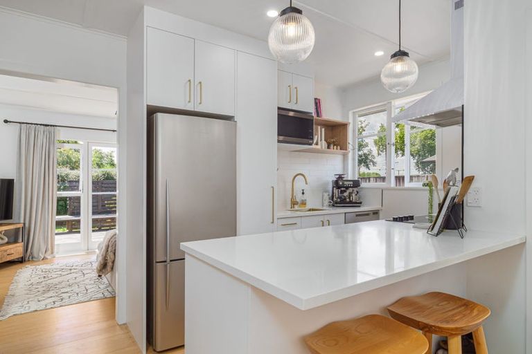 Photo of property in 72 Campbell Street, Leamington, Cambridge, 3432