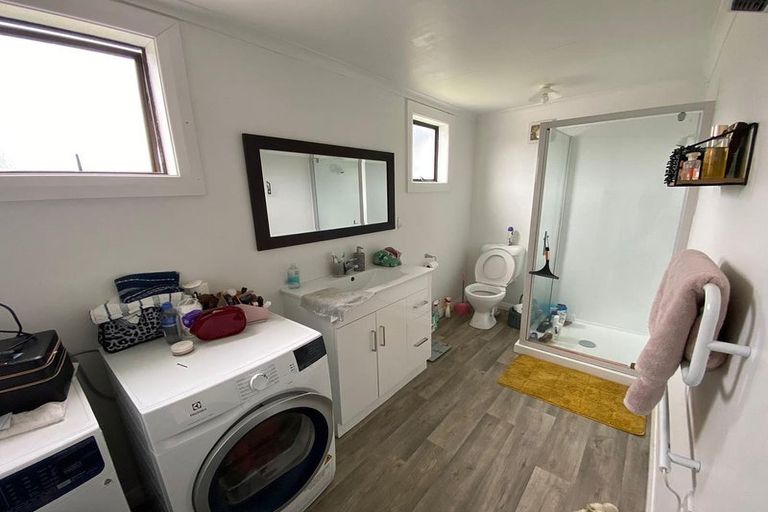 Photo of property in 81 De Lautour Road, Inner Kaiti, Gisborne, 4010