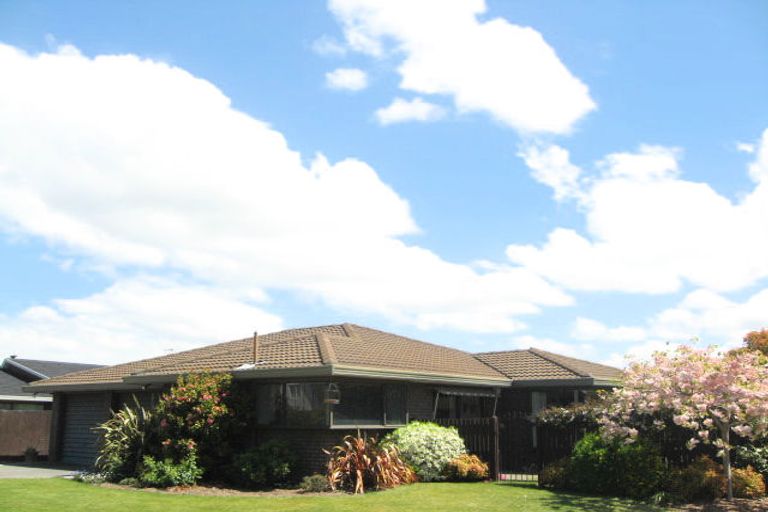 Photo of property in 6 Cherrywood Place, Redwood, Christchurch, 8051