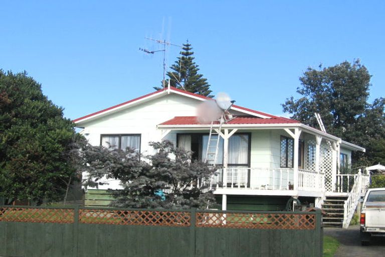 Photo of property in 47 Toi Street, Otaki Beach, Otaki, 5512