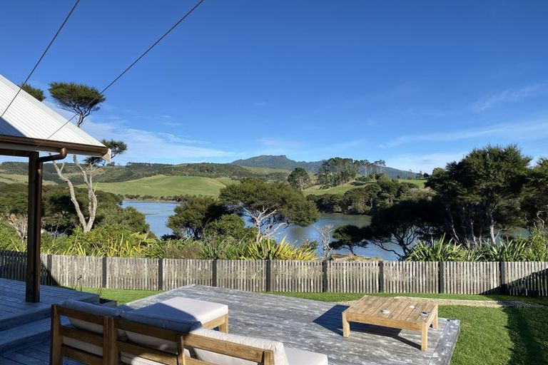 Photo of property in 10 Pekapeka Street, Raglan, 3225