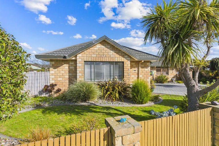 Photo of property in 22 Beach Haven Place, Paraparaumu Beach, Paraparaumu, 5032