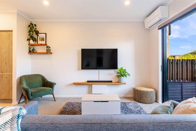 Photo of property in 21 Saltmarsh Road, Hobsonville, Auckland, 0616