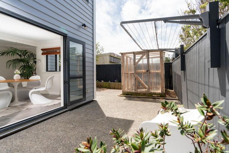 Photo of property in 22a Stone Street, Miramar, Wellington, 6022