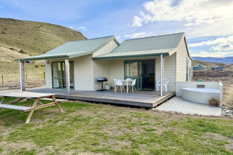 Photo of property in 1061 Ardgour Road, Tarras, Cromwell, 9383