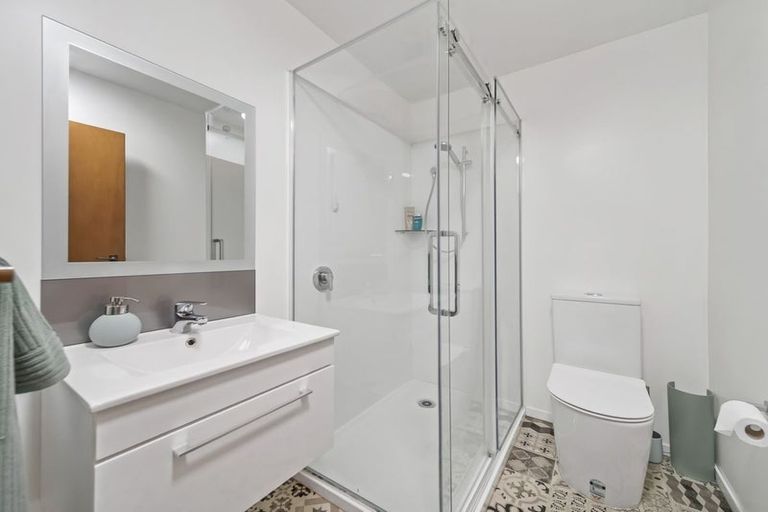 Photo of property in 2/25 Holly Road, St Albans, Christchurch, 8014