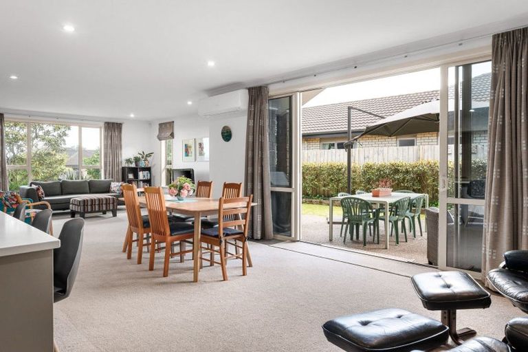 Photo of property in 52 Magellan Rise, Flagstaff, Hamilton, 3210