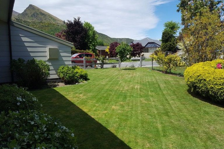 Photo of property in 11 Argyle Place, Arrowtown, 9302