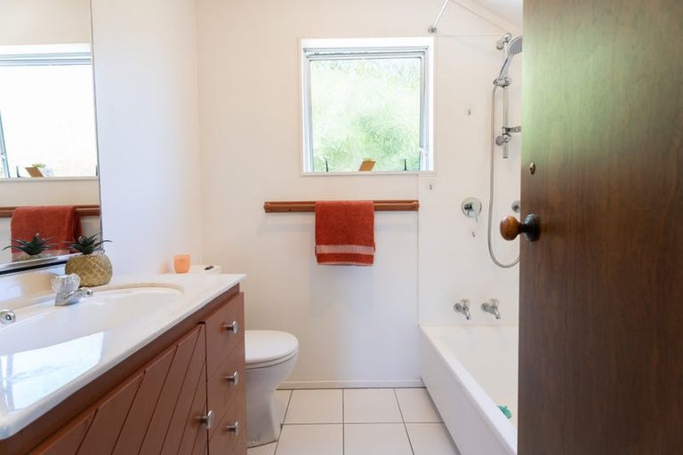 Photo of property in 14b Stonefield Place, Johnsonville, Wellington, 6037