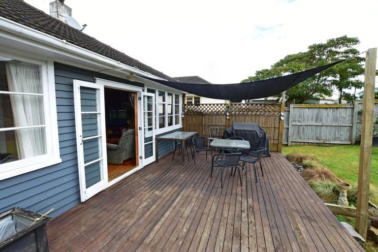 Photo of property in 78 Arimu Road, Papakura, 2110