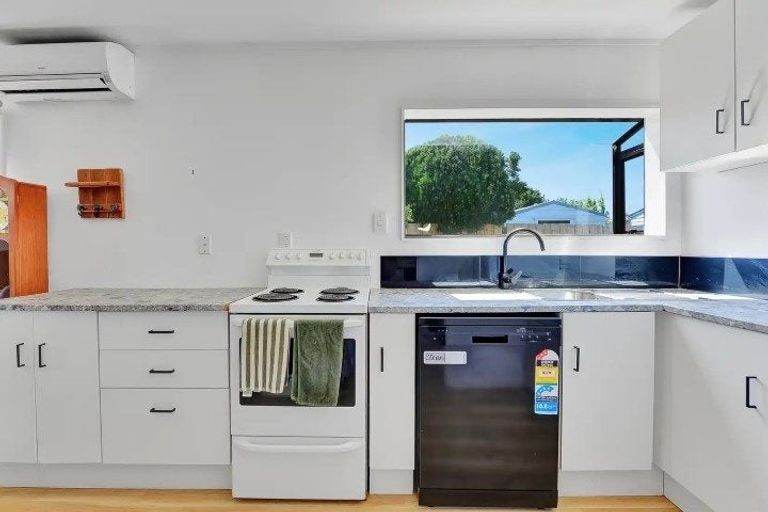 Photo of property in 20b Crawshaw Drive, Nawton, Hamilton, 3200