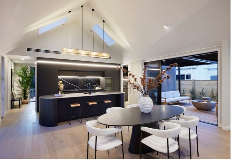 Photo of property in 2 Maeha Drive, Matakana, 0985