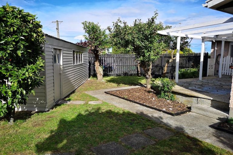 Photo of property in 6 Norrie Street, Redwood, Christchurch, 8051