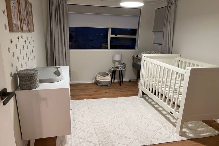 Photo of property in 43 Woodman Drive, Tawa, Wellington, 5028