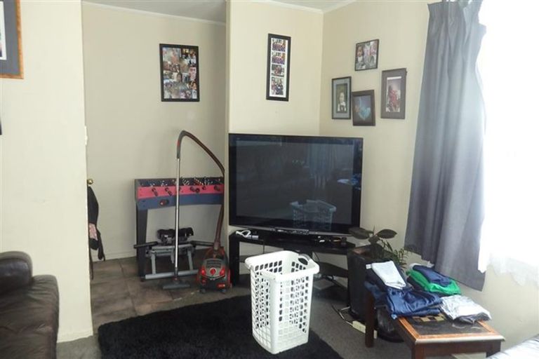 Photo of property in 19 Virgo Place, Glen Eden, Auckland, 0602