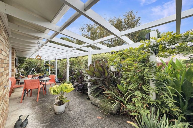 Photo of property in 2 Saint Leonard Street, Saint Johns Hill, Whanganui, 4501
