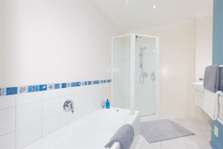 Photo of property in 35 Hawtrey Terrace, Churton Park, Wellington, 6037