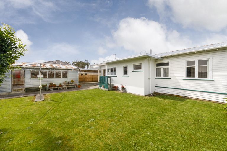 Photo of property in 2 Pastoral Lane, Hokowhitu, Palmerston North, 4410