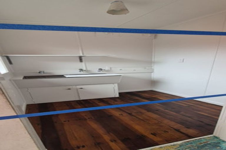 Photo of property in 3 Owens Road, Waiuku, 2123