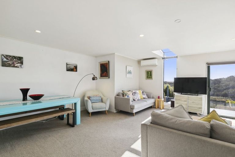 Photo of property in 5b Becker Way, Karori, Wellington, 6012