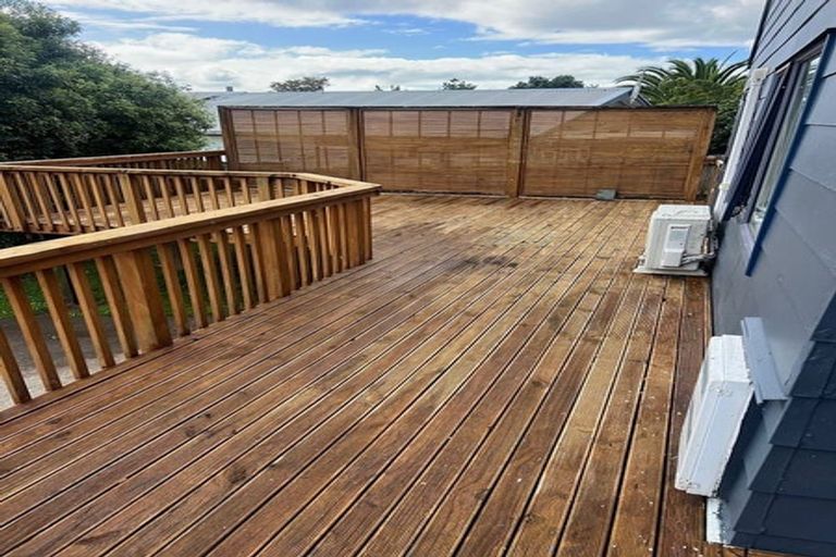 Photo of property in 2a Seymour Road, Sunnyvale, Auckland, 0612