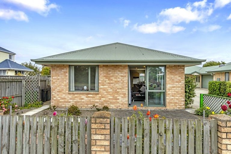 Photo of property in 1/295 Pages Road, Wainoni, Christchurch, 8061