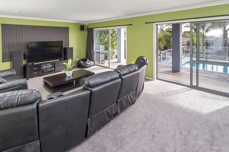 Photo of property in 12 Haseler Crescent, Howick, Auckland, 2014