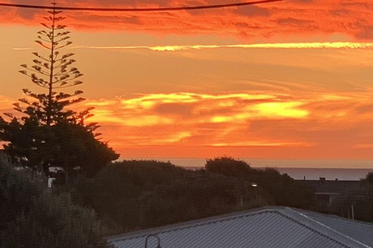 Photo of property in 32 Dixie Street, Te Horo Beach, Otaki, 5581