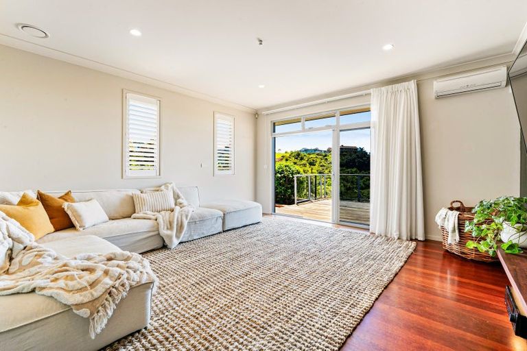 Photo of property in 64 Balboa Drive, Matakatia, Whangaparaoa, 0930