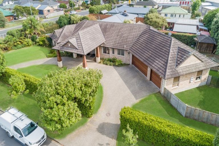 Photo of property in 1 Glencairn Place, Buckland, Pukekohe, 2677