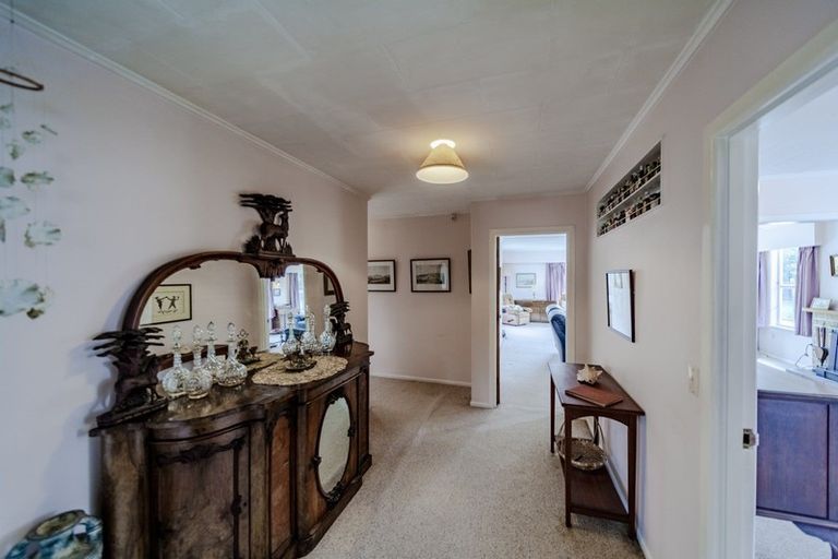 Photo of property in 9 Limbrick Street, Waipawa, 4210