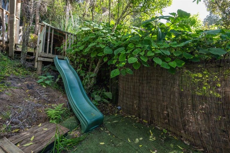 Photo of property in 30 Wood Bay Road, Titirangi, Auckland, 0604