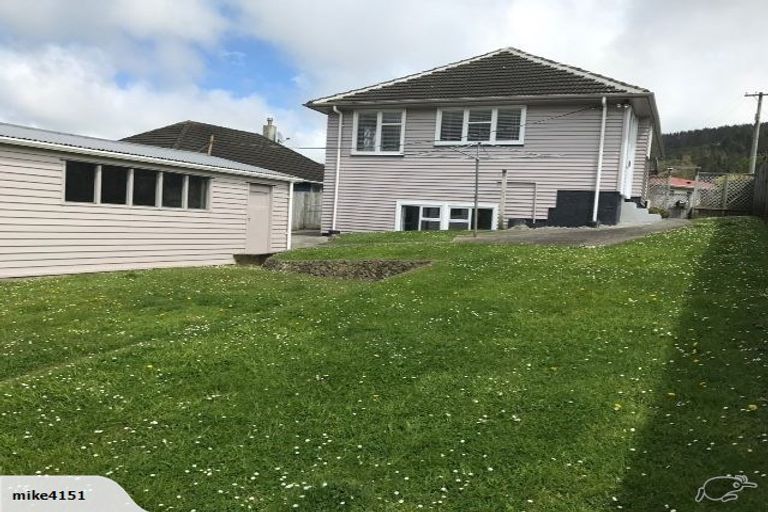 Photo of property in 23 Turkington Street, Tawa, Wellington, 5028