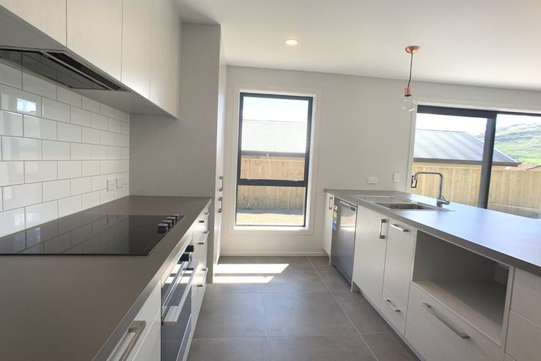 Photo of property in 10 Leicester Street, Jacks Point, 9371