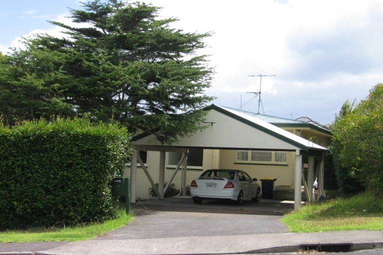 Photo of property in 2/9 Marsh Avenue, Forrest Hill, Auckland, 0620