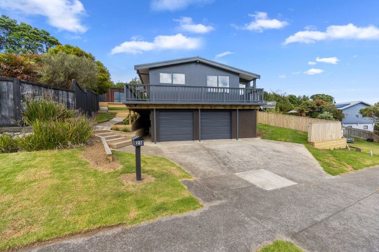 Photo of property in 25 Herekawe Drive, Spotswood, New Plymouth, 4310