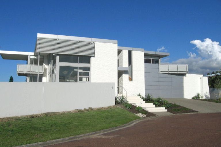 Photo of property in 11 Icarus Place, Half Moon Bay, Auckland, 2012