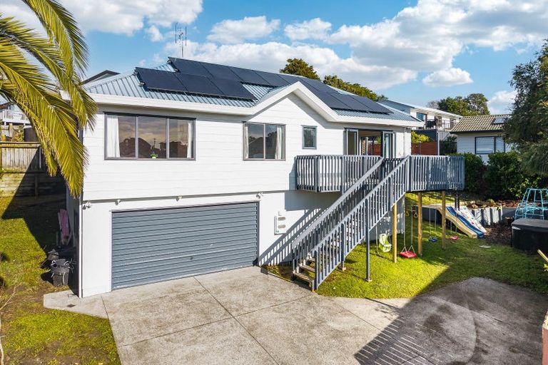 Photo of property in 15b Greta Place, Stanmore Bay, Whangaparaoa, 0932